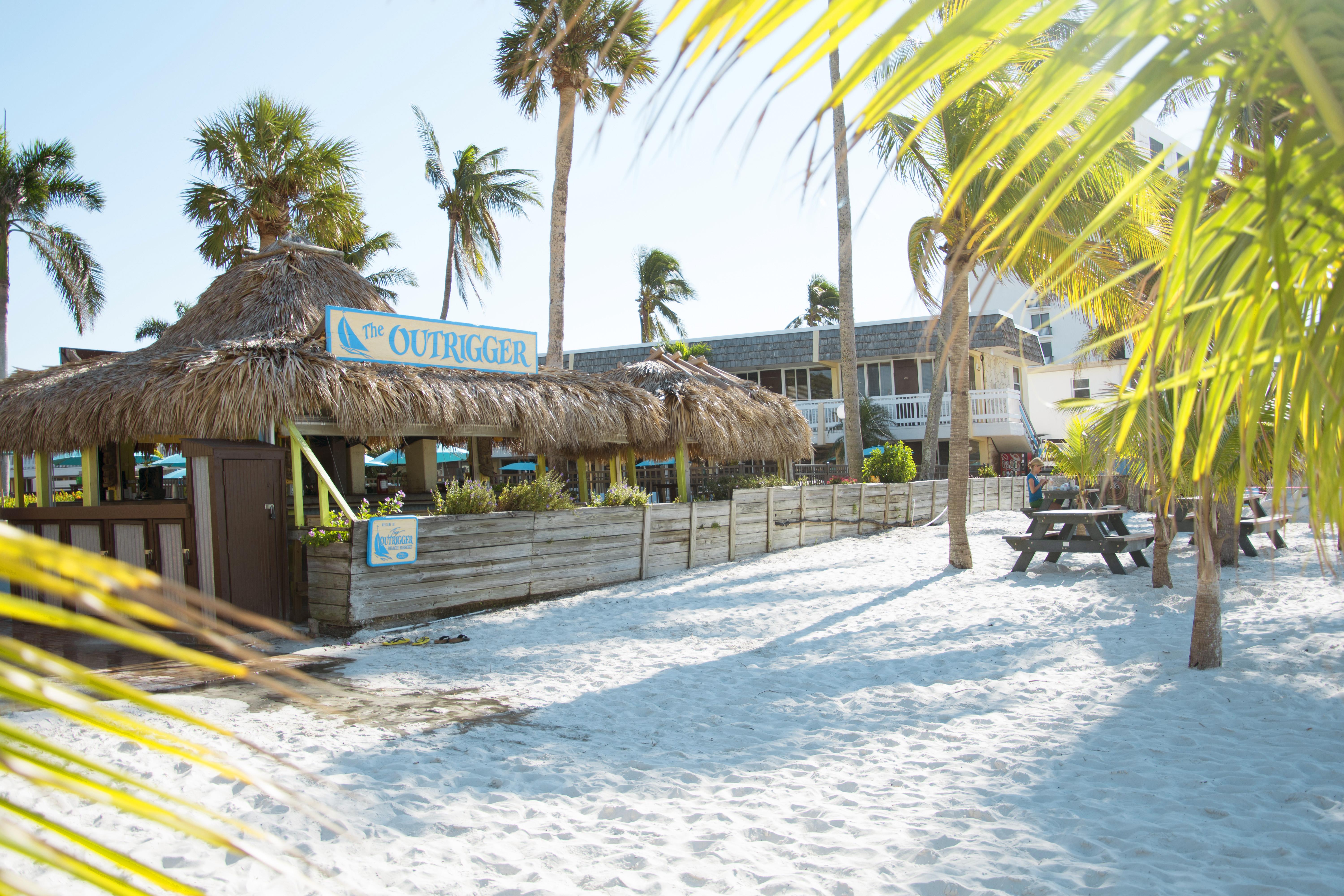 Outrigger Beach Resort Fort Myers Beach Bagian luar foto